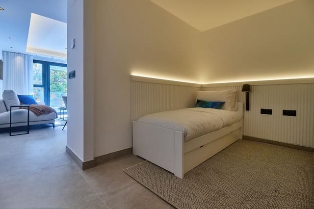 2 quarto Apartamento para venda em Zona Puerto Deportivo, Fuengirola - 355 000 € (Ref: 9536636)