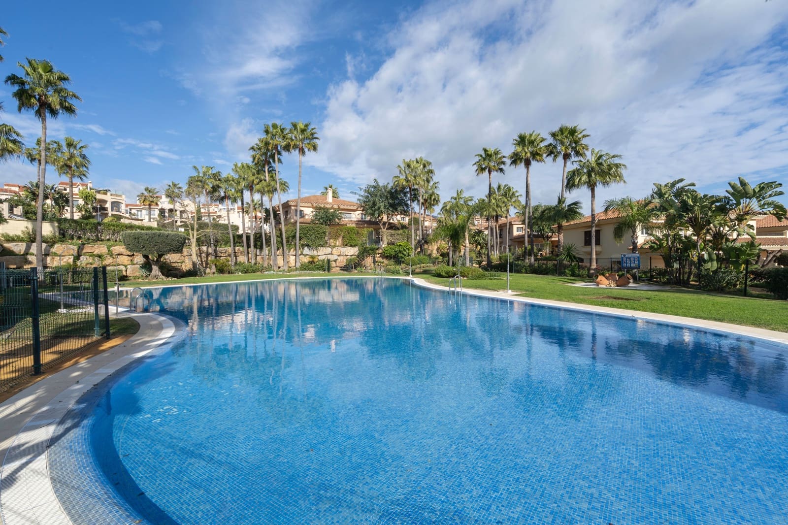 3 quarto Casa em Banda para venda em Mijas Costa com piscina - 525 000 € (Ref: 9539612)