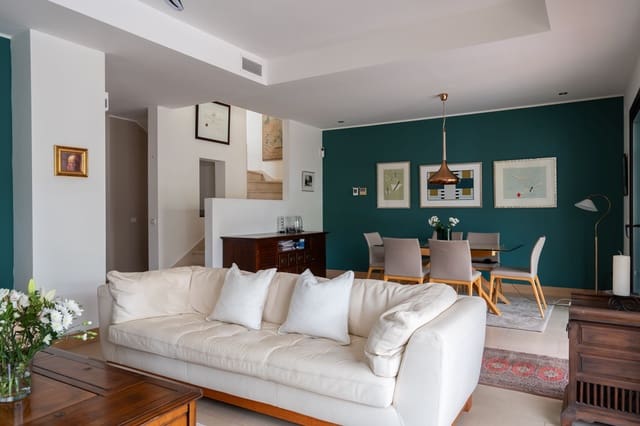 3 makuuhuone Omakotitalo myytävänä paikassa La Capellanía - El Higuerón, Benalmádena mukana uima-altaan - 799 000 € (Ref: 9539613)