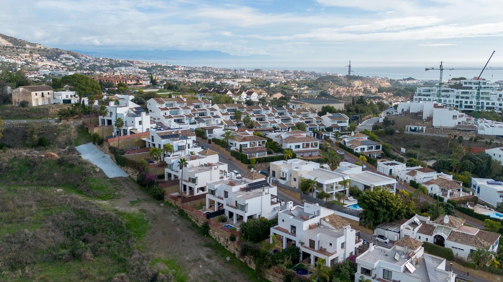 3 makuuhuone Omakotitalo myytävänä paikassa Benalmadena mukana uima-altaan - 799 000 € (Ref: 9539613)