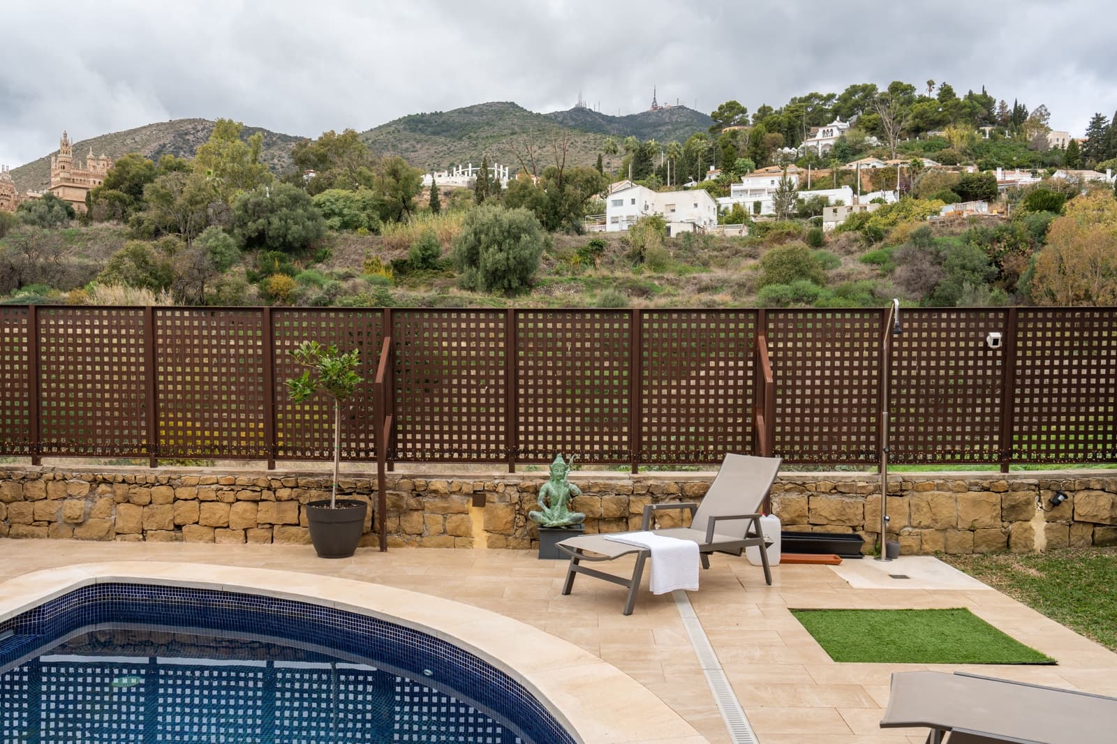 3 makuuhuone Omakotitalo myytävänä paikassa Benalmadena mukana uima-altaan - 799 000 € (Ref: 9539613)