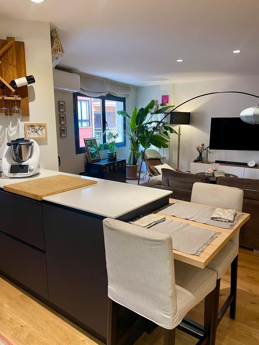 Appartement de 2 chambres à louer à Palma de Mallorca - 2 500 € (Ref: 9542015)