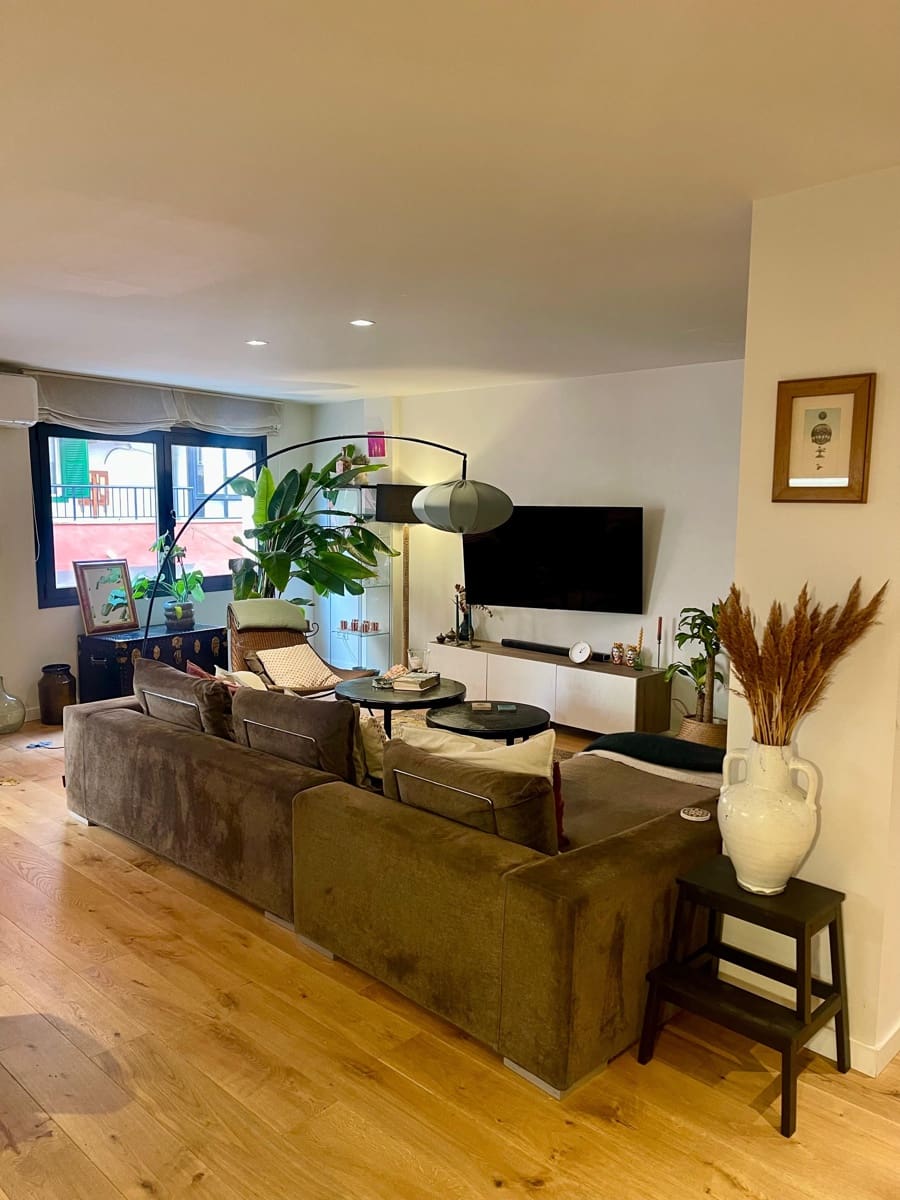 Appartement de 2 chambres à louer à Palma de Mallorca - 2 500 € (Ref: 9542015)