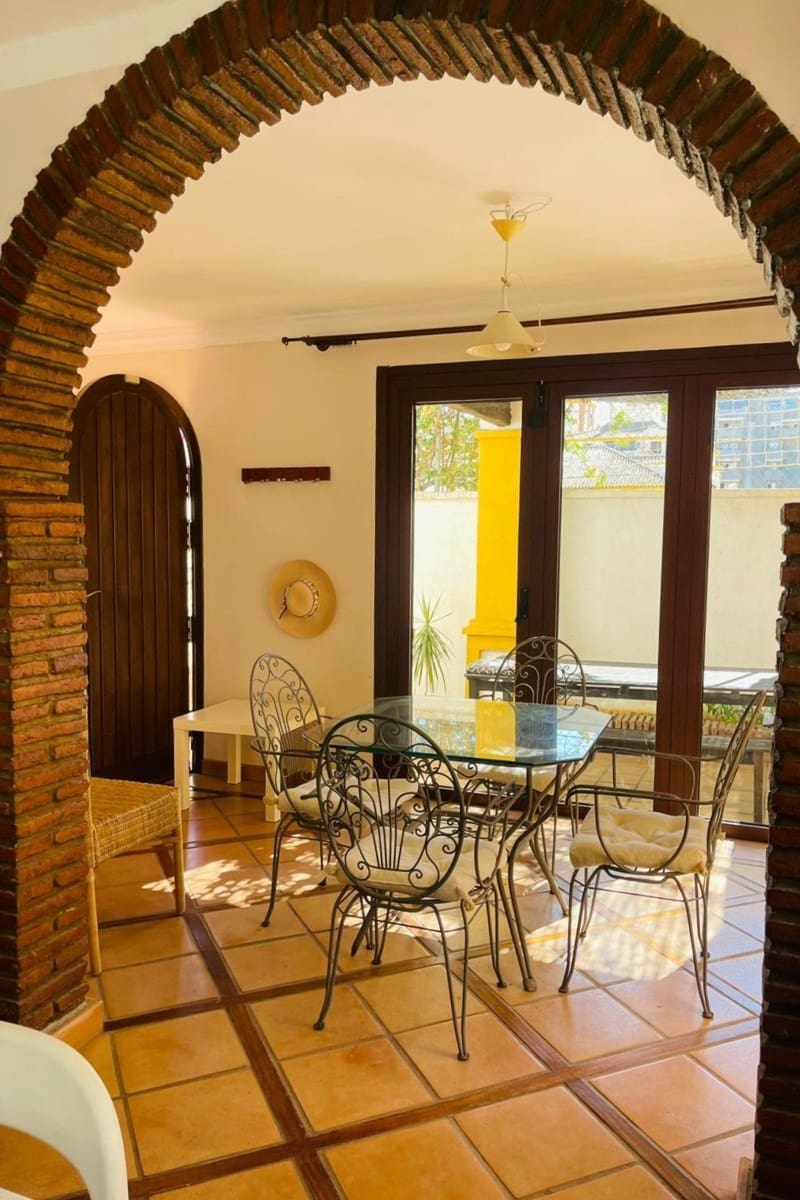 6 sovrum Semi-fristående Villa till salu i Fuengirola med pool - 850 000 € (Ref: 9547247)