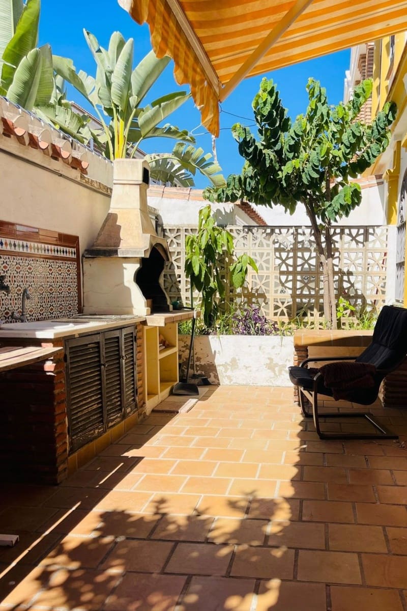 6 sovrum Semi-fristående Villa till salu i Fuengirola med pool - 850 000 € (Ref: 9547247)