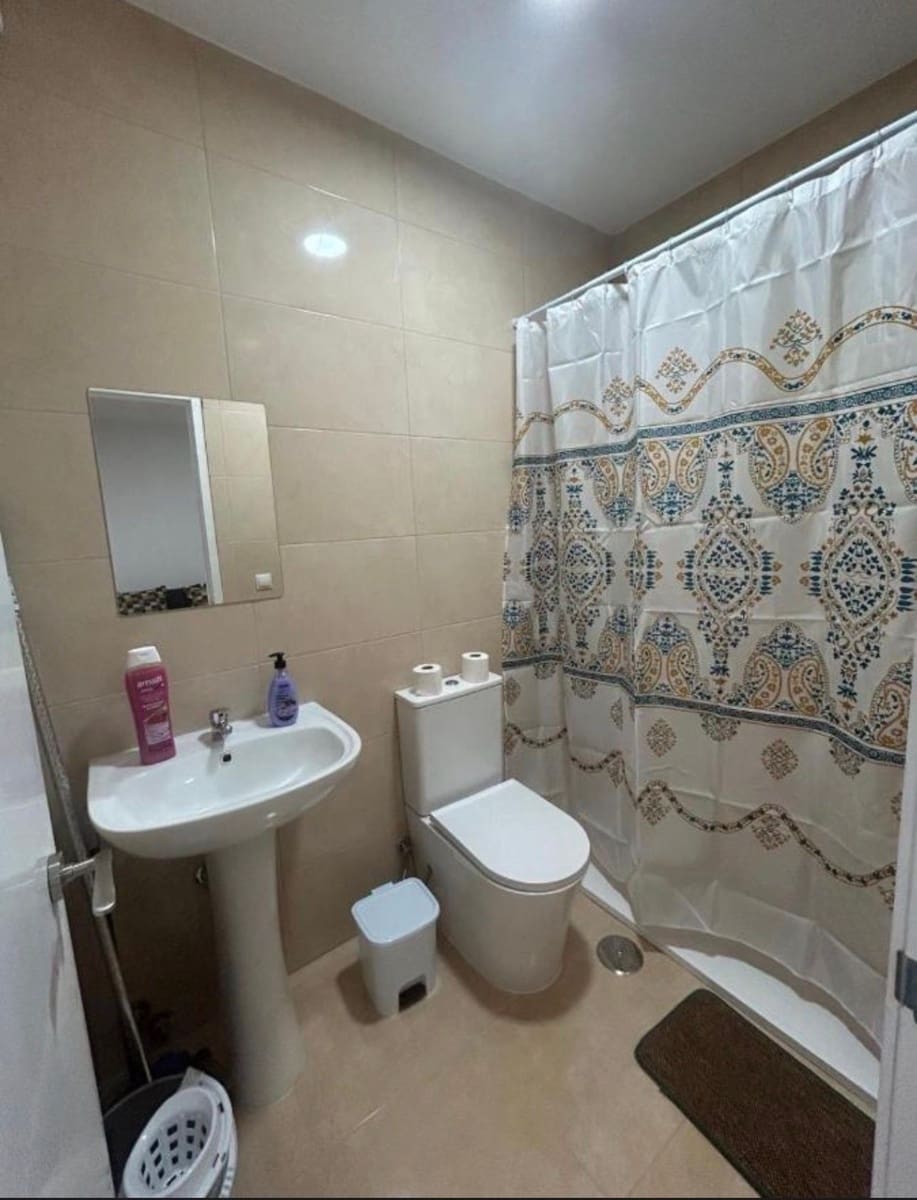 Hotel til leje i Malaga by med swimmingpool - € 10.000 (Ref: 9547578)