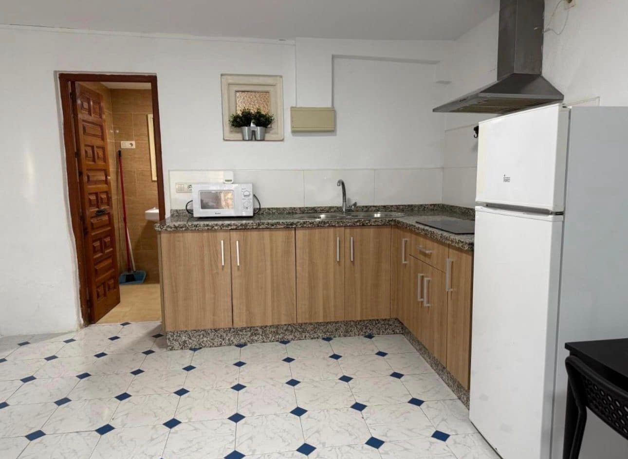 Hotel til leje i Malaga by med swimmingpool - € 10.000 (Ref: 9547578)