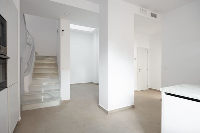 6 soverom Hus til salgs i Martiricos, Málaga by - € 569 000 (Ref: 9569078)