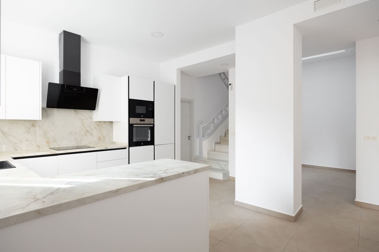 6 soverom Hus til salgs i Malaga by - € 569 000 (Ref: 9569078)