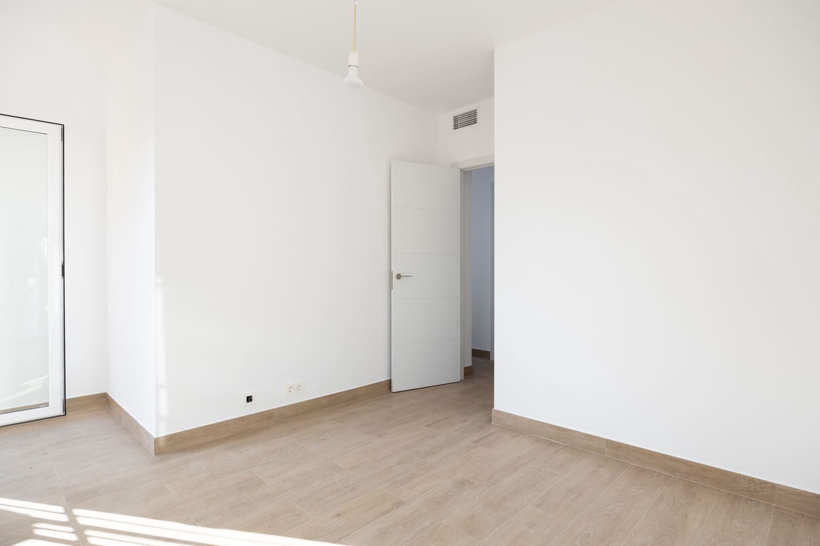 6 soverom Hus til salgs i Malaga by - € 569 000 (Ref: 9569078)