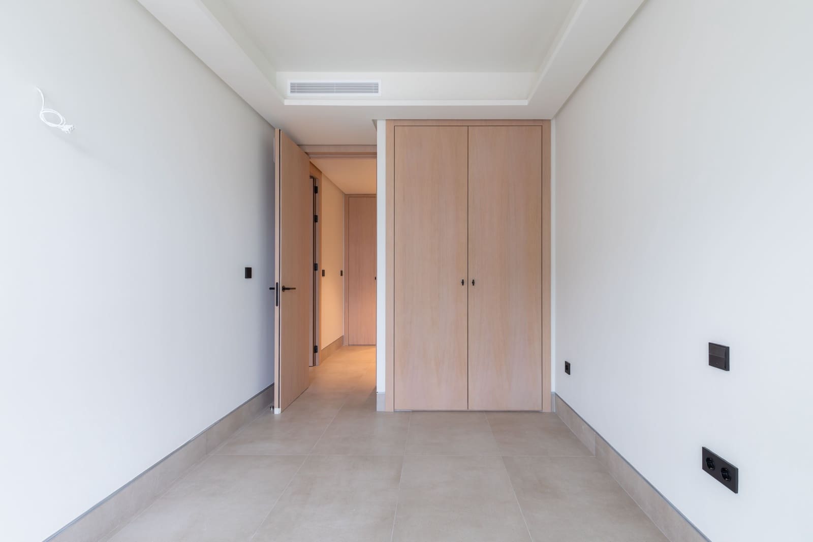 3 bedroom Apartment for rent in Malaga city with pool - € 5,500 (Ref: 9569079)