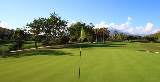 Maison de Ville à vendre à Estepona avec piscine - 1 700 000 € (Ref: 9569080)