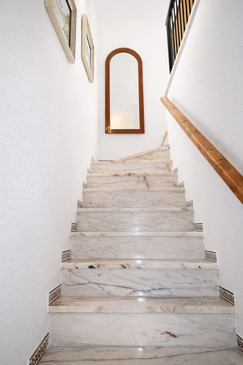 4 sovrum Hus till salu i Manilva med pool - 549 900 € (Ref: 9571939)