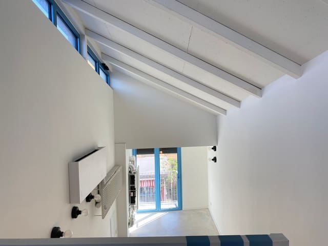 Appartement de 1 chambre à louer à El Terreno, Palma de Mallorca avec piscine - 1 900 € (Ref: 9585011)