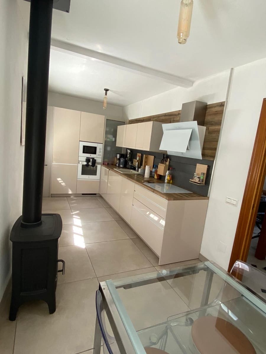 Casa de 5 habitaciones en Ojen en venta - 595.000 € (Ref: 9602375)