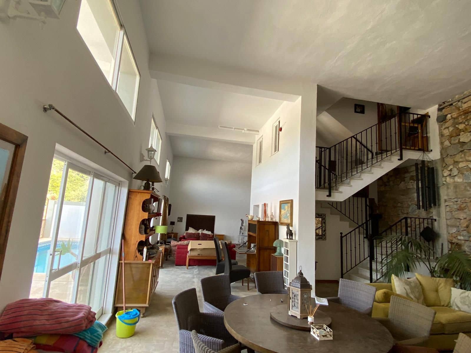 Casa de 5 habitaciones en Ojen en venta - 595.000 € (Ref: 9602375)