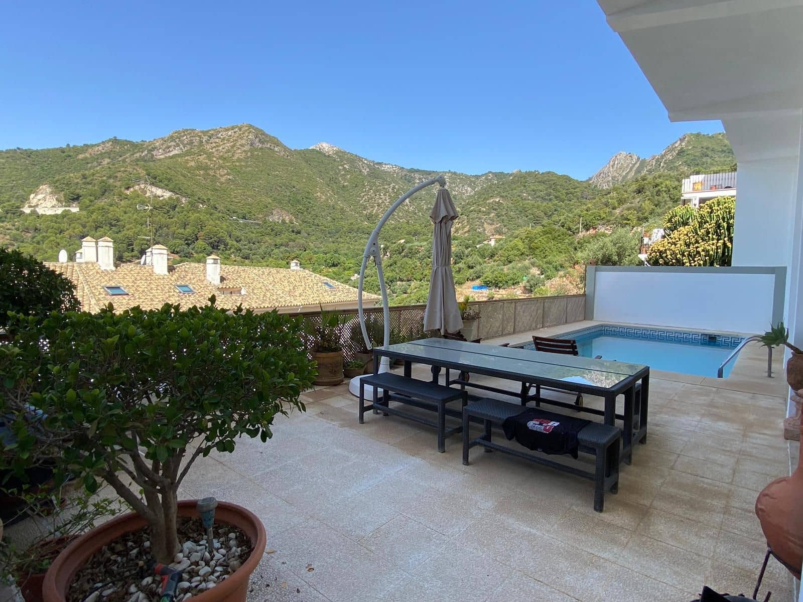 Casa de 5 habitaciones en Ojen en venta - 595.000 € (Ref: 9602375)