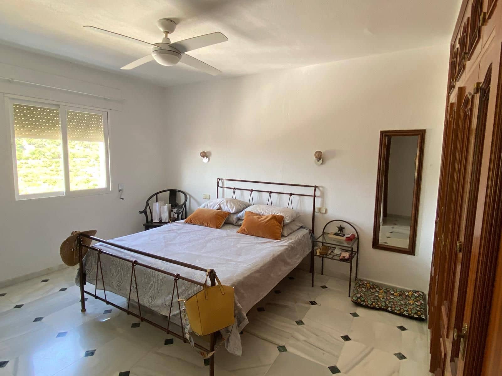 Casa de 5 habitaciones en Ojen en venta - 595.000 € (Ref: 9602375)