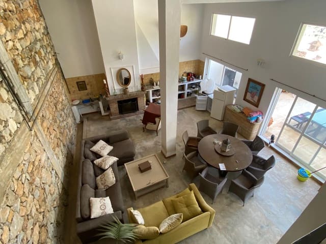 Casa de 5 habitaciones en Ojen en venta - 595.000 € (Ref: 9602375)