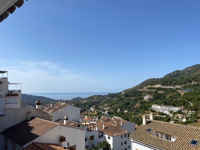 Casa de 5 habitaciones en Ojen en venta - 595.000 € (Ref: 9602375)