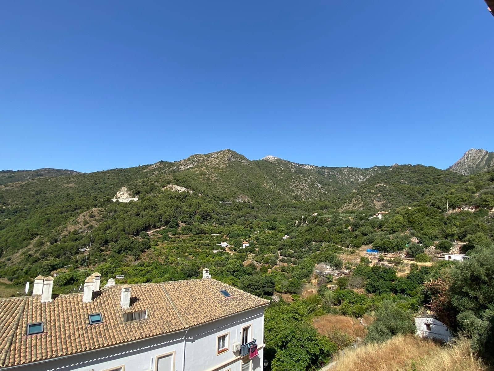 Casa de 5 habitaciones en Ojen en venta - 595.000 € (Ref: 9602375)