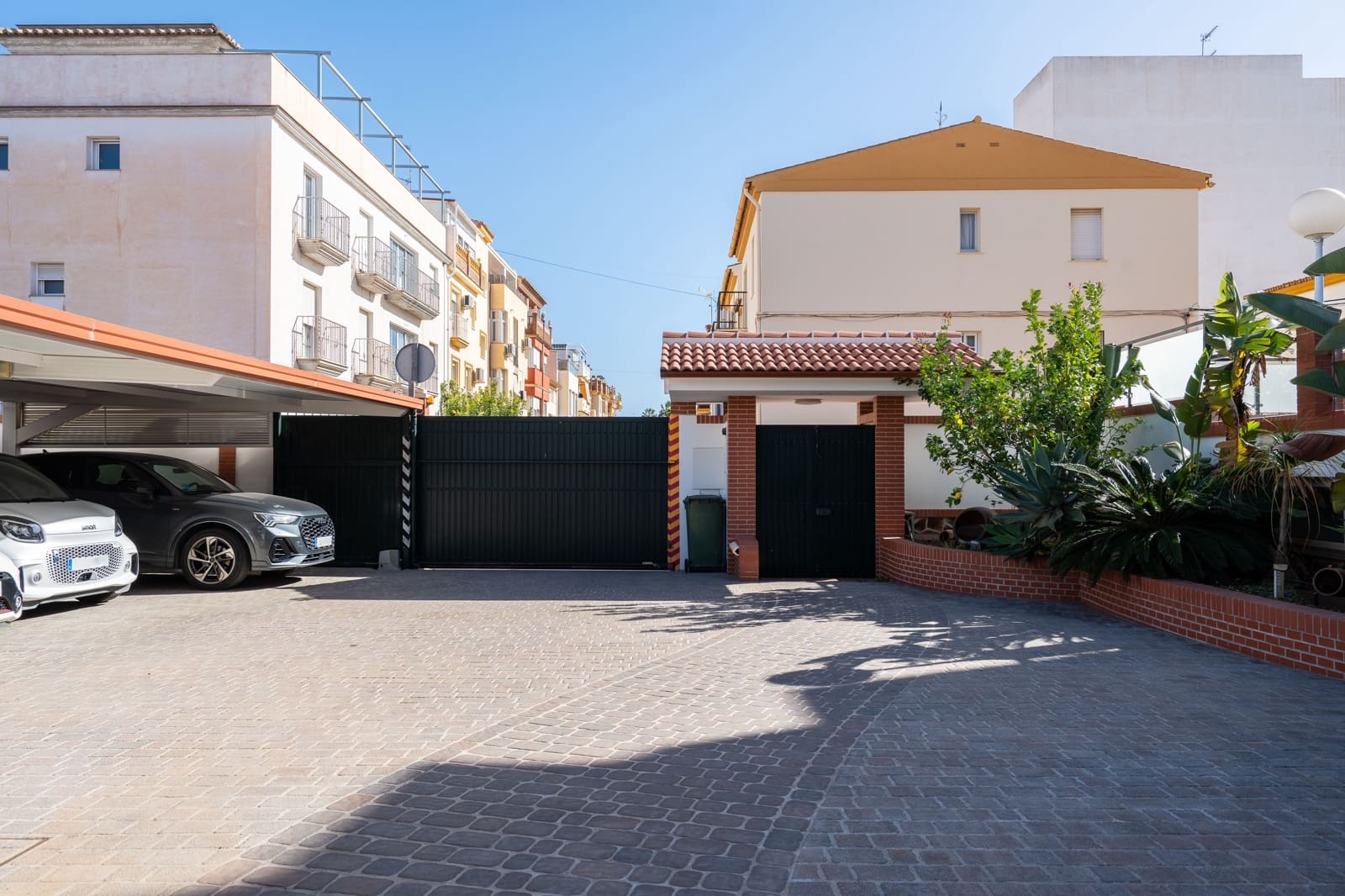 7 quarto Casa em Banda para venda em Velez-Malaga com piscina - 1 100 000 € (Ref: 9603015)