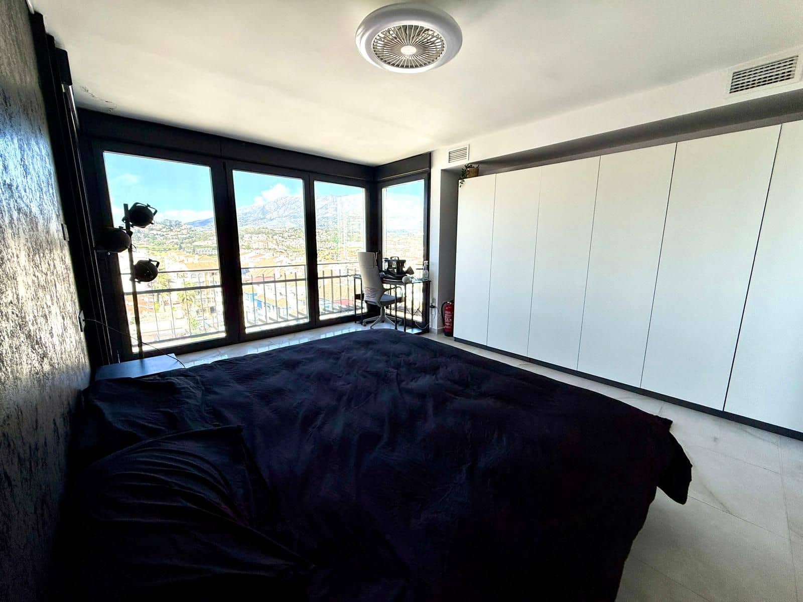 Flat te huur in Mijas Costa - € 2.000 (Ref: 9605405)