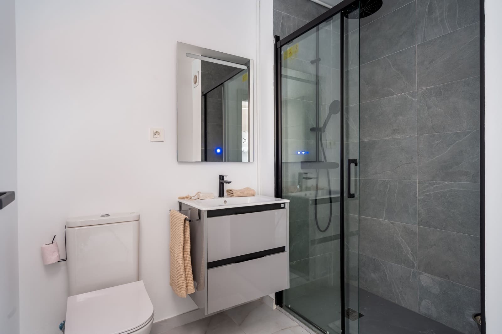 2 Zimmer Wohnung zu verkaufen in Mijas Costa mit Pool - 395.000 € (Ref: 9605405)