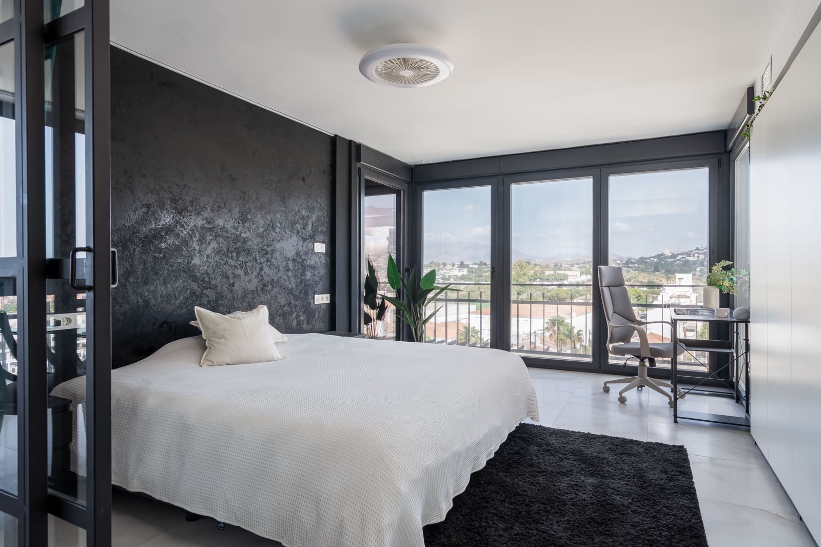 2 Zimmer Wohnung zu verkaufen in Mijas Costa mit Pool - 395.000 € (Ref: 9605405)
