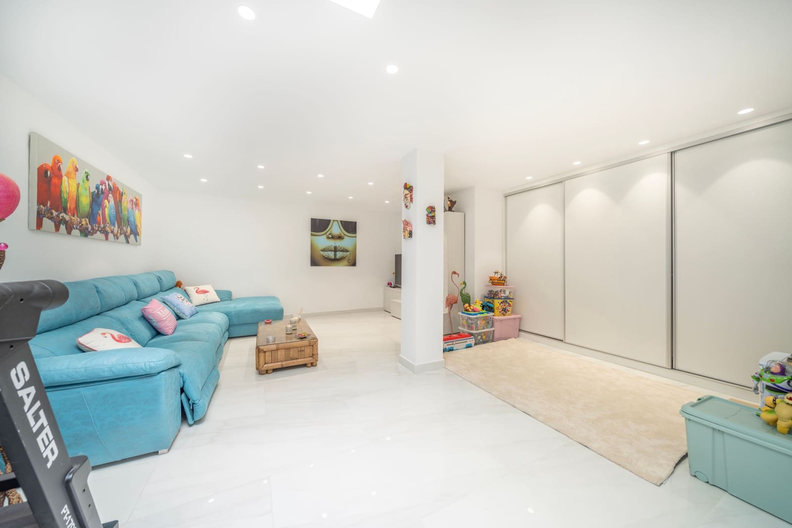 4 makuuhuone Omakotitalo myytävänä paikassa Marbella mukana uima-altaan - 850 000 € (Ref: 9606607)