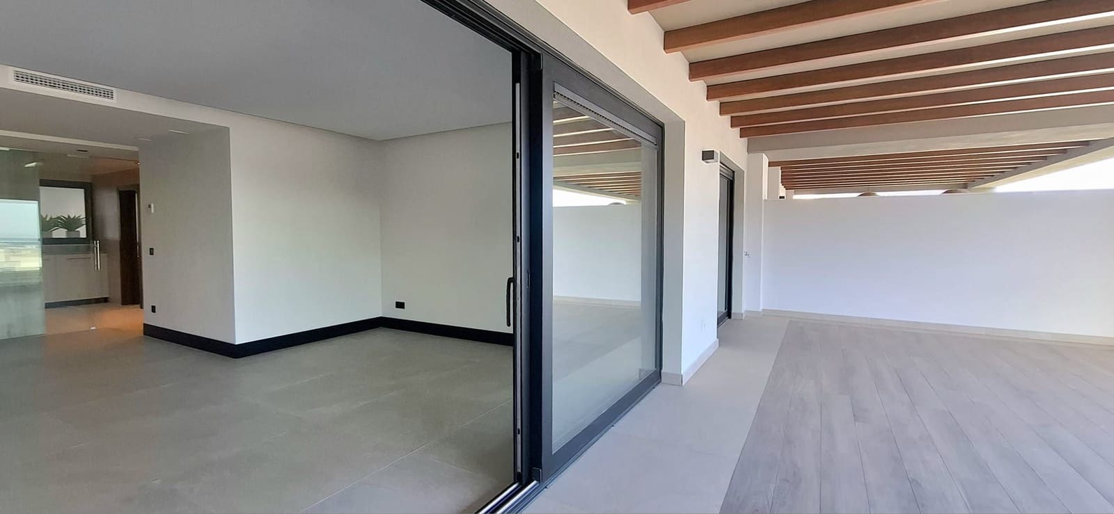 Apartamento de 2 habitaciones en Marbella en venta con piscina - 675.000 € (Ref: 9612001)