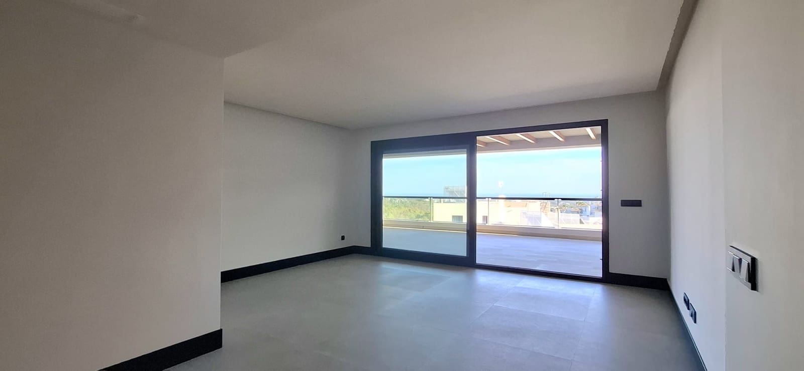 Apartamento de 2 habitaciones en Marbella en venta con piscina - 675.000 € (Ref: 9612001)