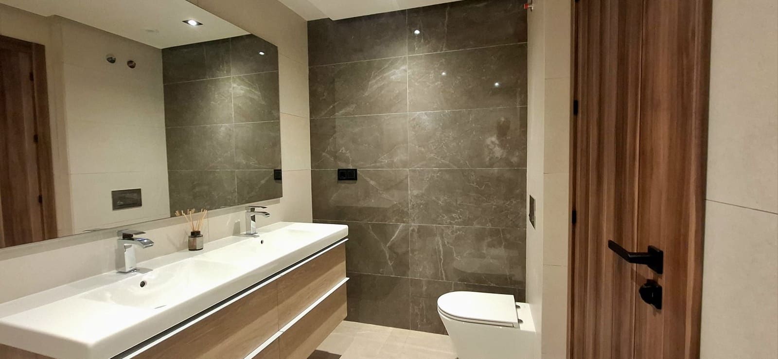 Apartamento de 2 habitaciones en Marbella en venta con piscina - 675.000 € (Ref: 9612001)