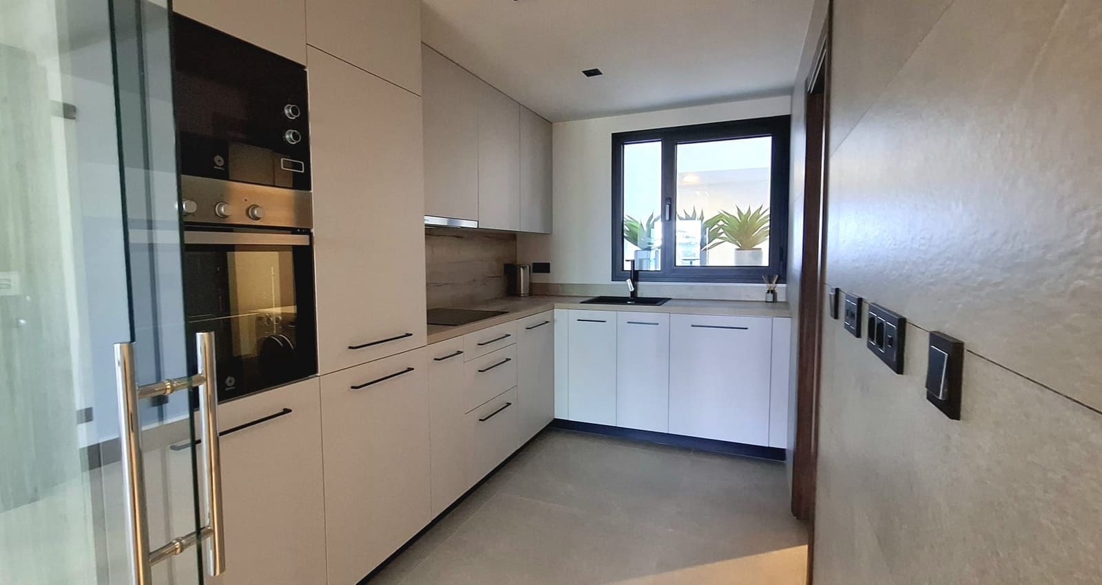 Apartamento de 2 habitaciones en Marbella en venta con piscina - 675.000 € (Ref: 9612001)