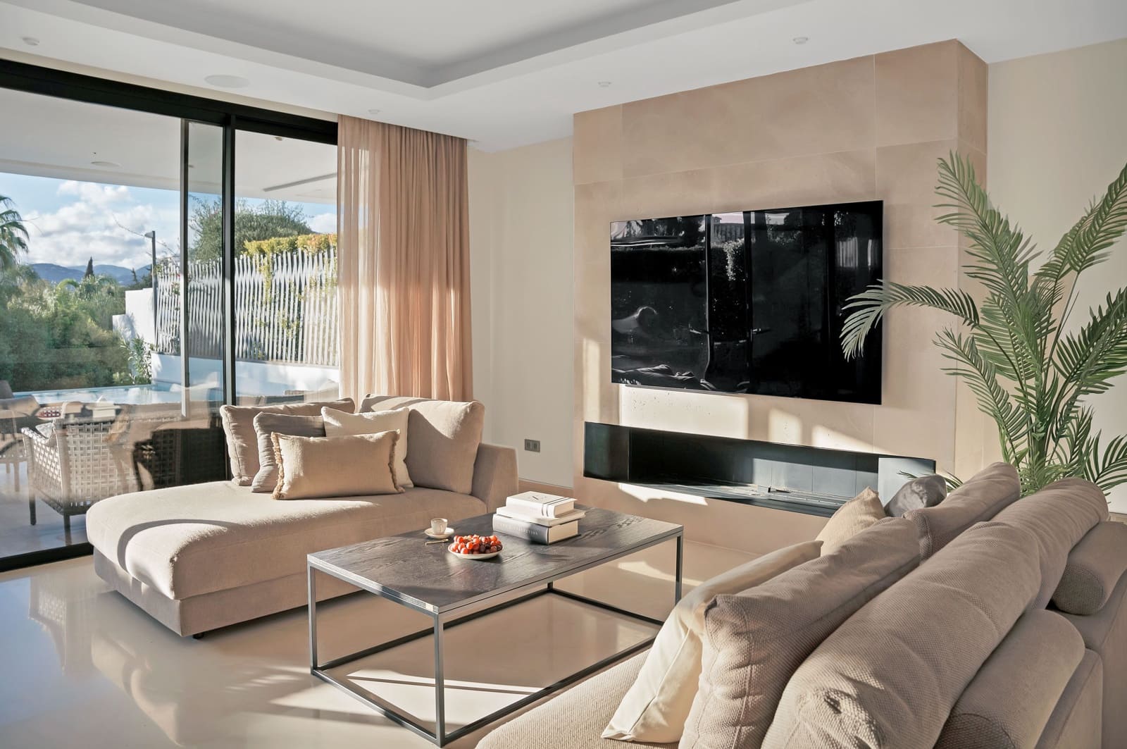 6 bedroom Villa for sale in Marbella with pool - € 3,950,000 (Ref: 9612002)