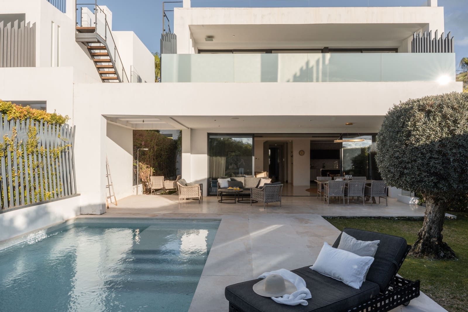 6 bedroom Villa for sale in Marbella with pool - € 3,950,000 (Ref: 9612002)