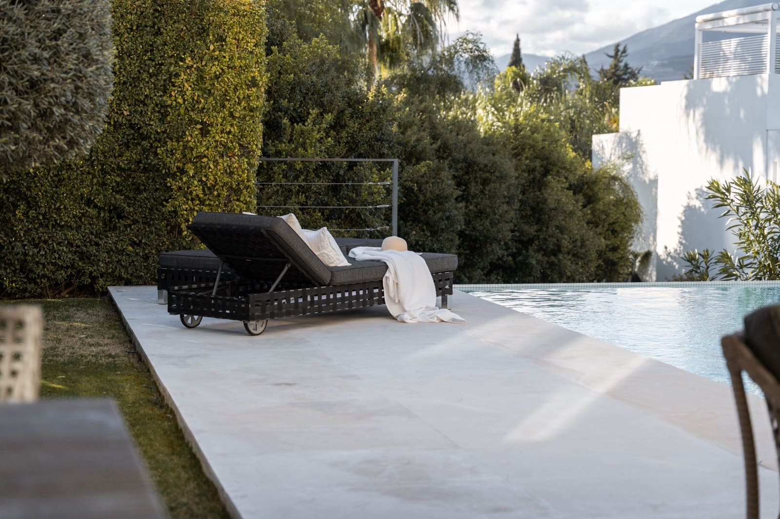 6 bedroom Villa for sale in Marbella with pool - € 3,950,000 (Ref: 9612002)