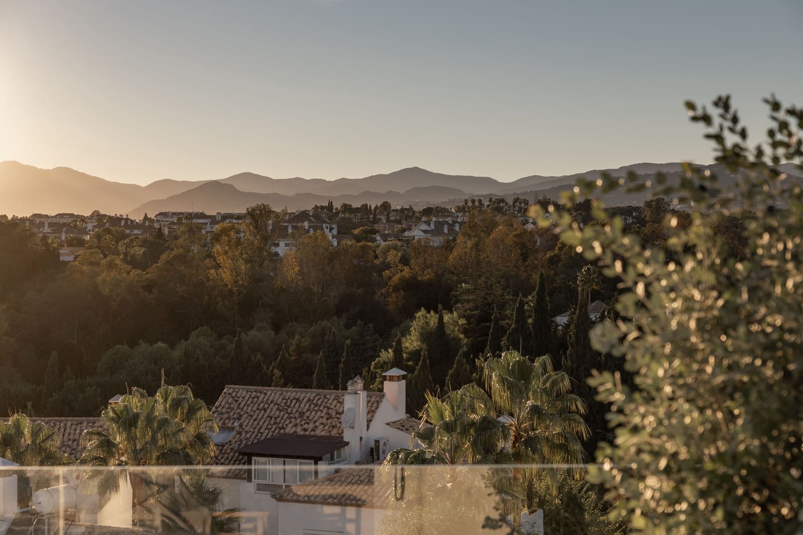 6 bedroom Villa for sale in Marbella with pool - € 3,950,000 (Ref: 9612002)