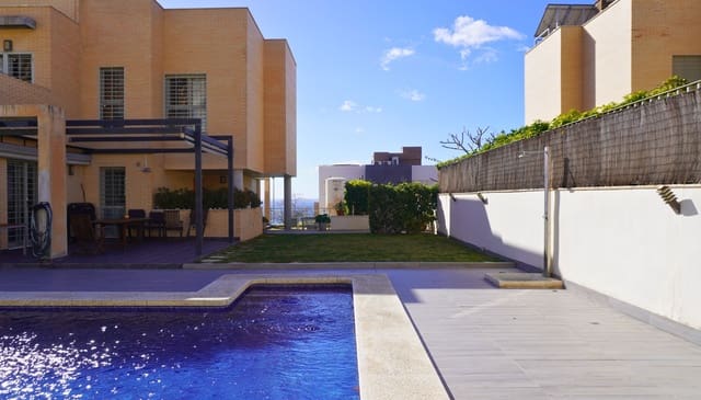 5 slaapkamer Huis te koop in Hacienda Paredes, Málaga stad - € 1.400.000 (Ref: 9614535)