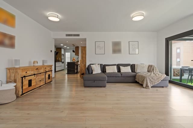 4 bedroom Apartment for sale in Centro, Estepona with pool - € 735,000 (Ref: 9614536)