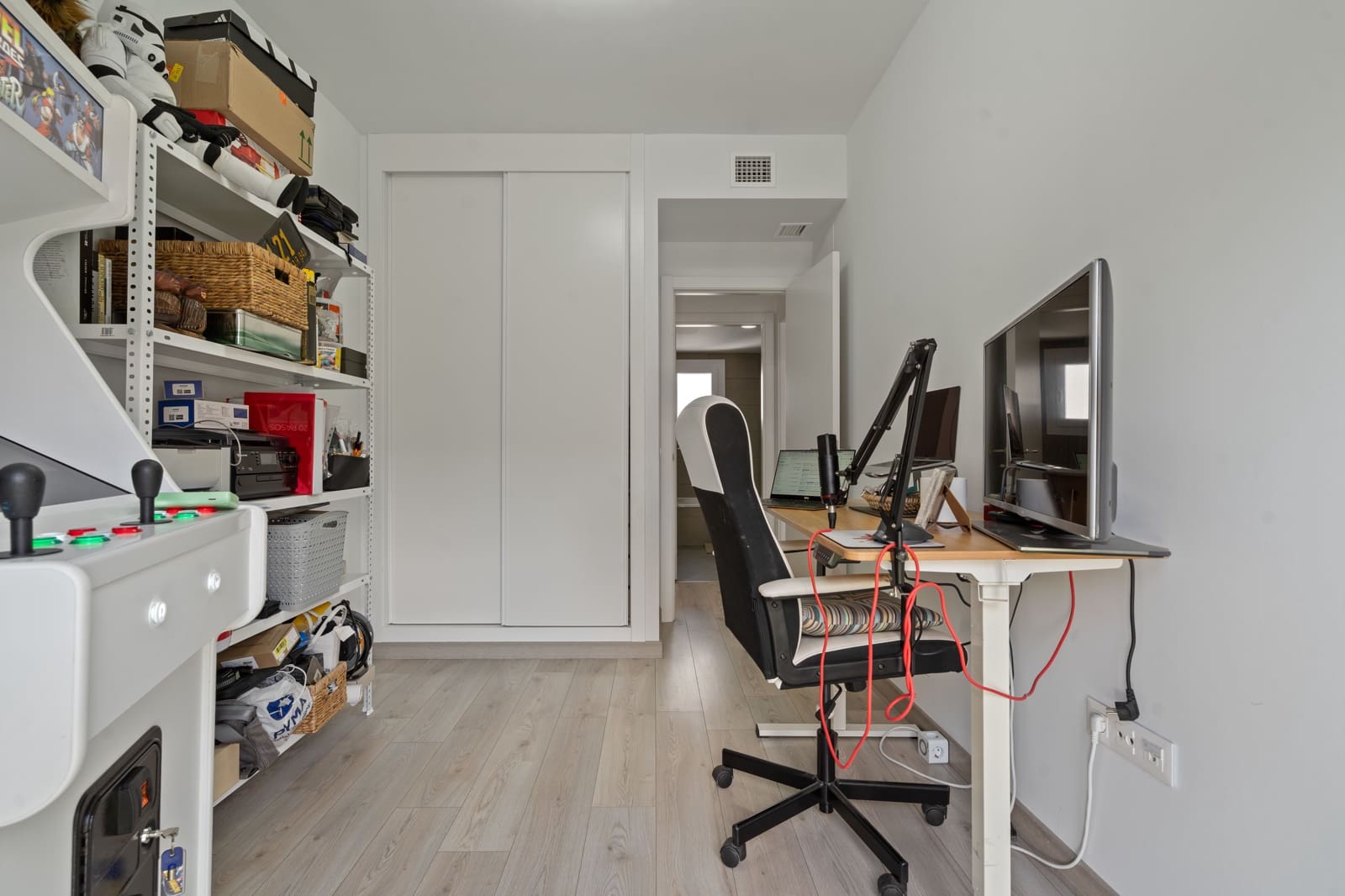 4 bedroom Apartment for sale in Estepona with pool - € 735,000 (Ref: 9614536)