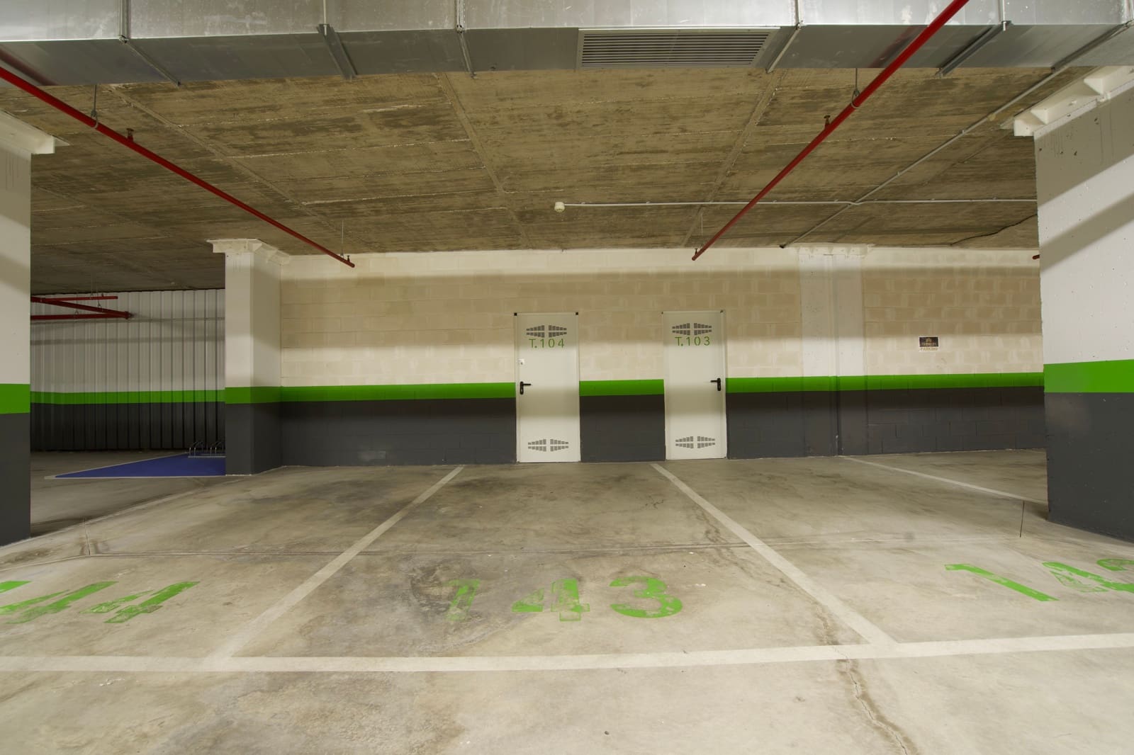 4 bedroom Apartment for sale in Estepona with pool - € 735,000 (Ref: 9614536)