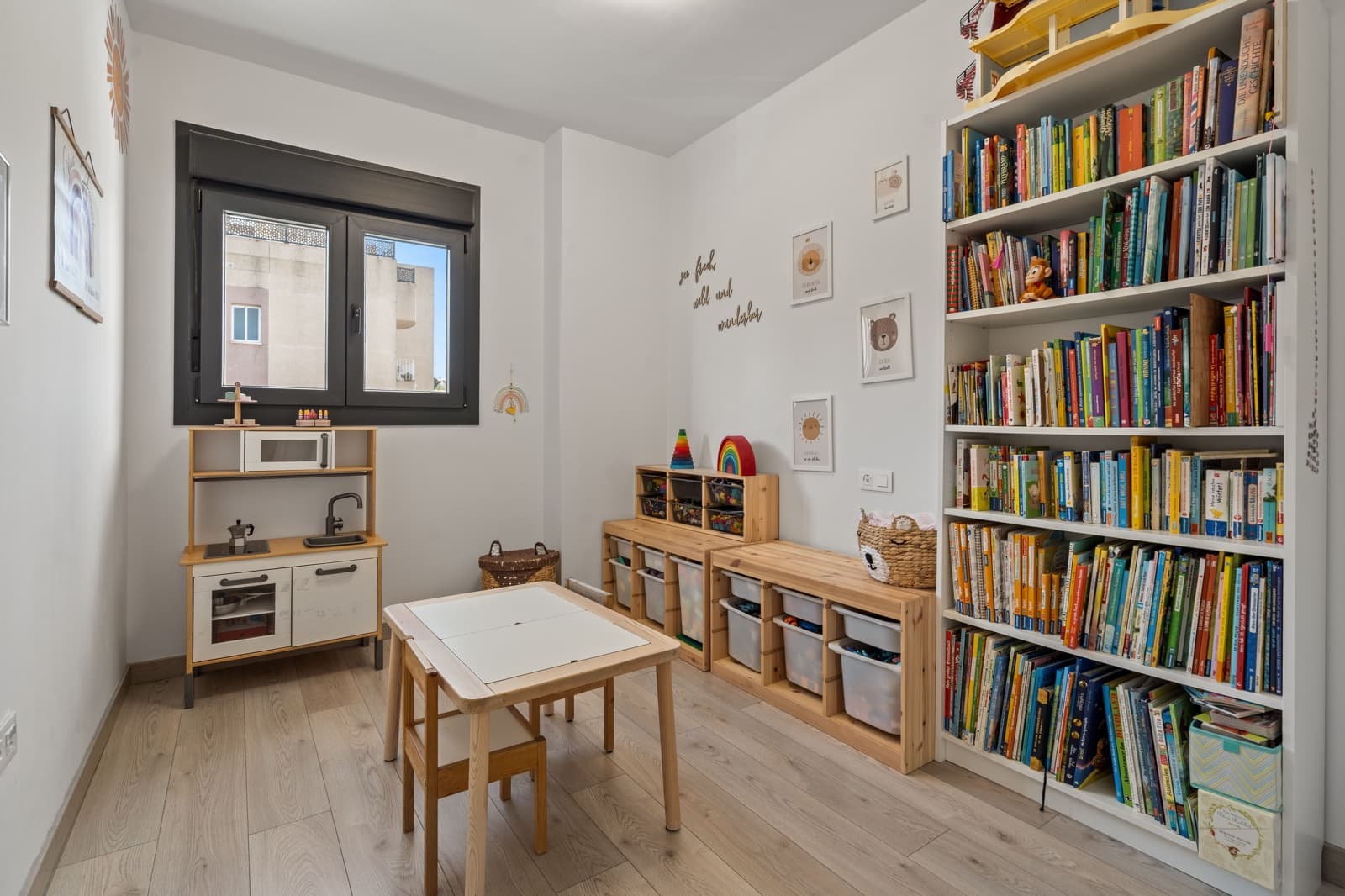 4 bedroom Apartment for sale in Estepona with pool - € 735,000 (Ref: 9614536)