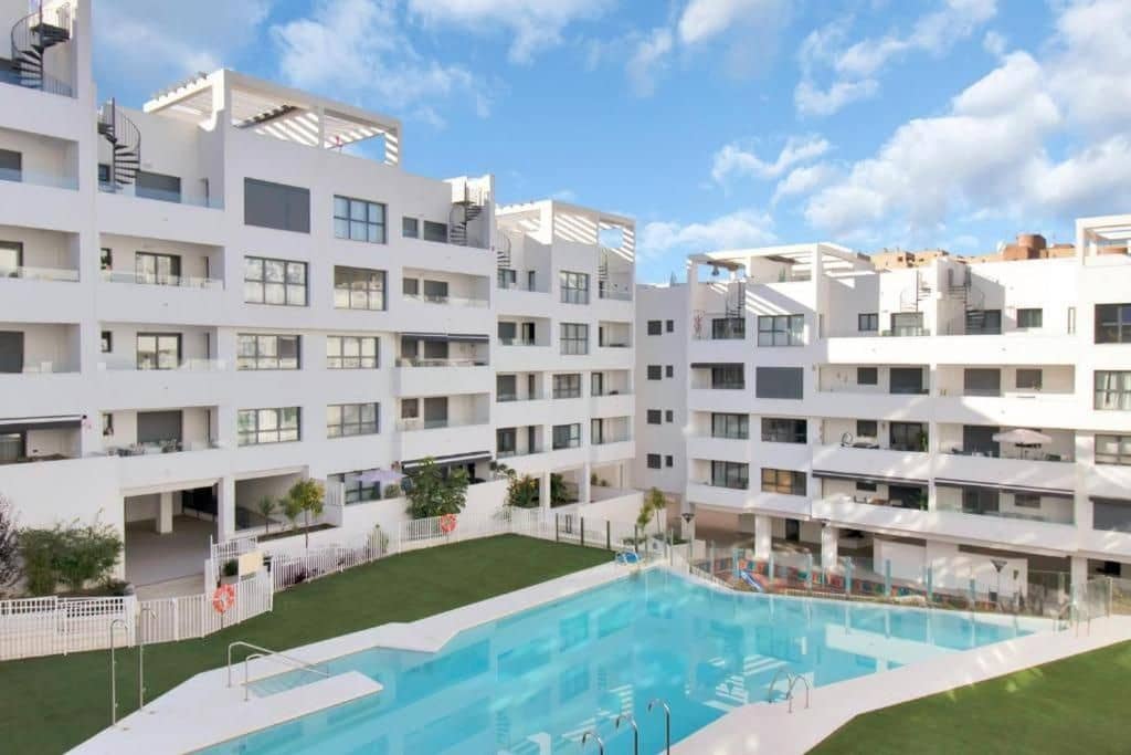 4 soveværelse Lejlighed til salg i Estepona med swimmingpool - € 695.000 (Ref: 9614536)