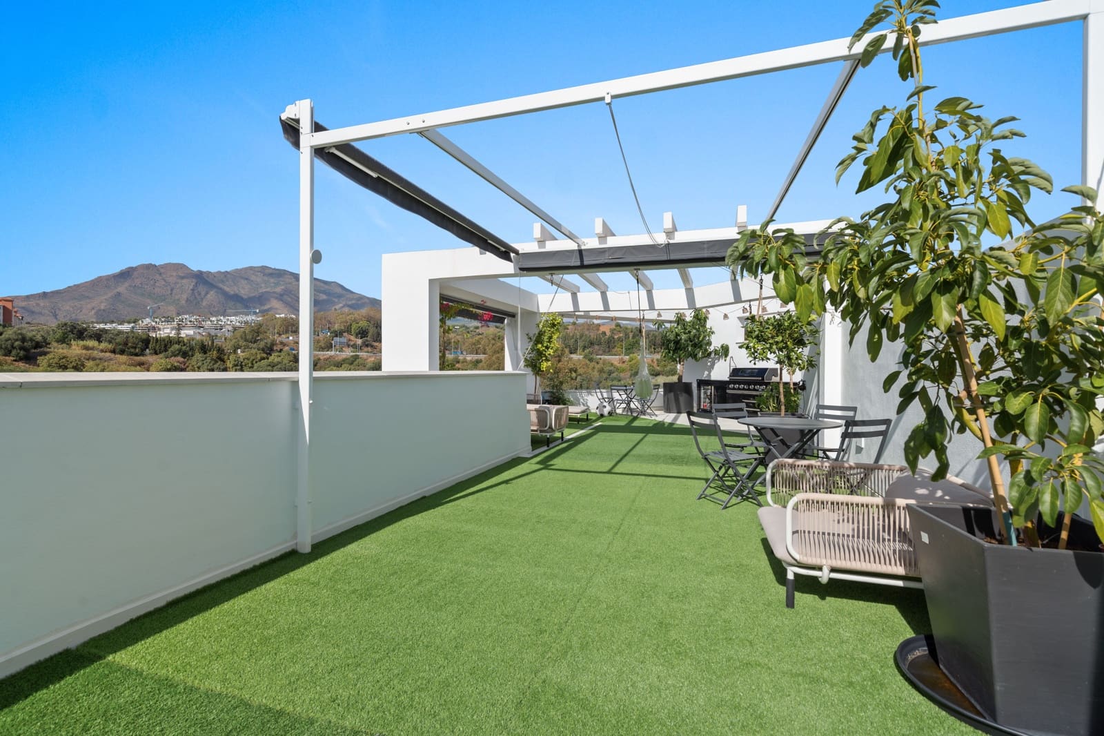 4 chambre Appartement à vendre à Estepona avec piscine - 695 000 € (Ref: 9614536)