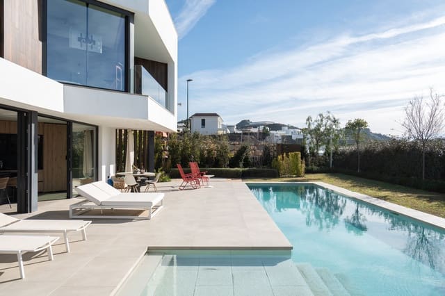 3 soveværelse Byhus til salg i El Limonar, Málaga by med swimmingpool - € 3.000.000 (Ref: 9618679)