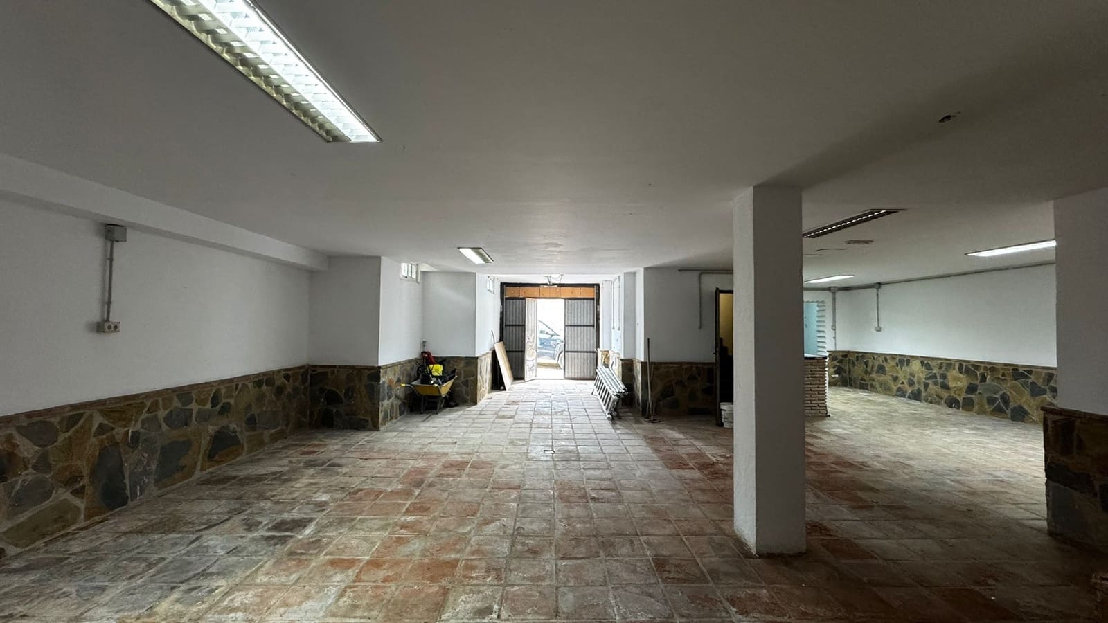 5 bedroom Villa for sale in Mijas Costa with pool - € 1,200,000 (Ref: 9624056)