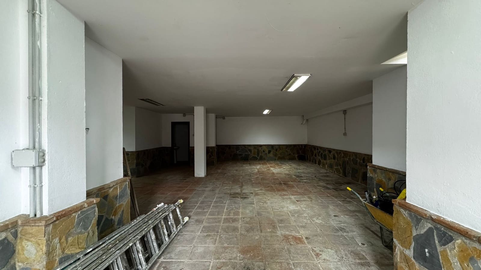 5 bedroom Villa for sale in Mijas Costa with pool - € 1,200,000 (Ref: 9624056)