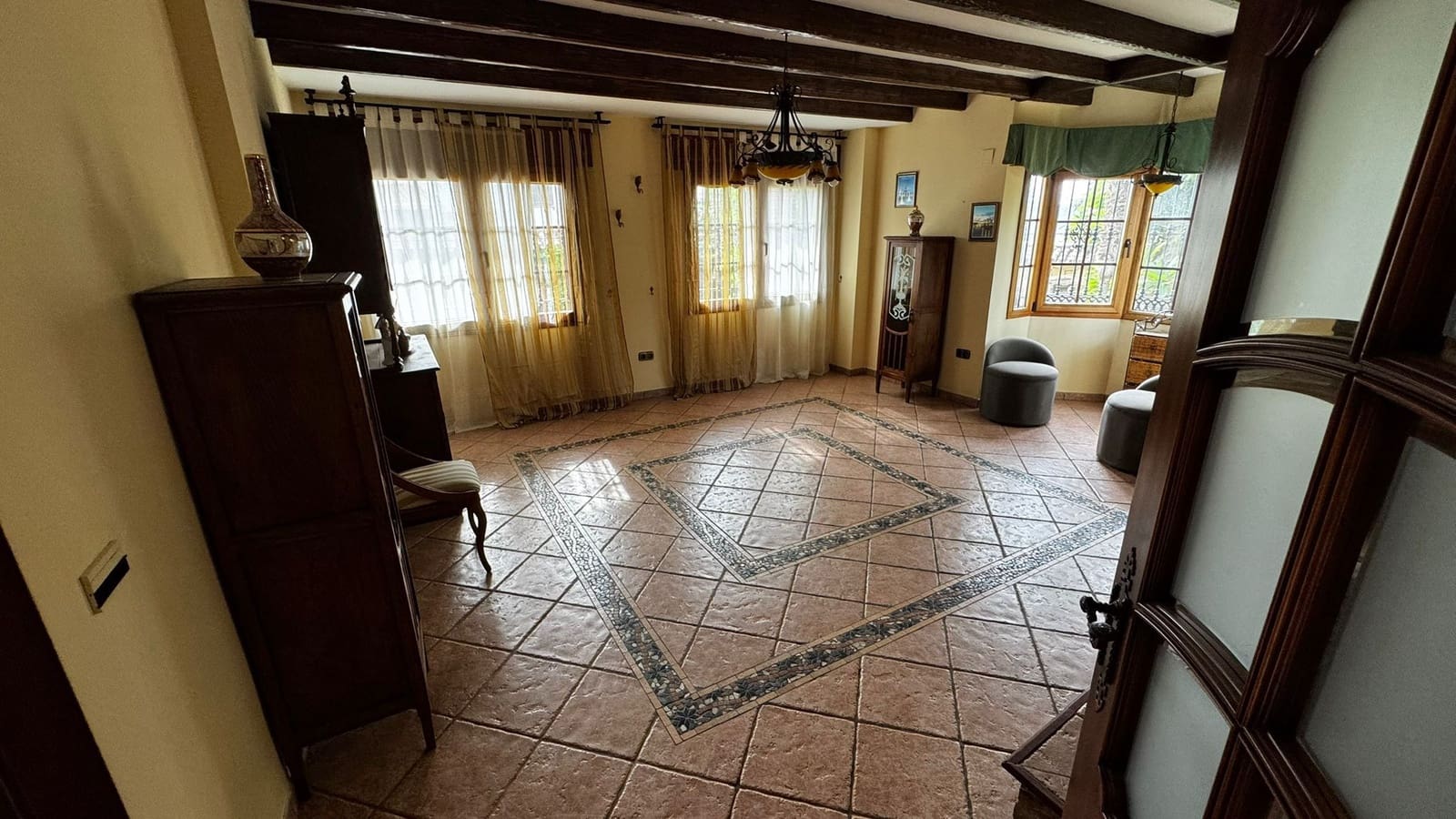 5 bedroom Villa for sale in Mijas Costa with pool - € 1,200,000 (Ref: 9624056)