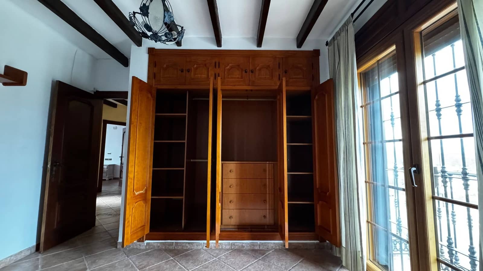 5 bedroom Villa for sale in Mijas Costa with pool - € 1,200,000 (Ref: 9624056)